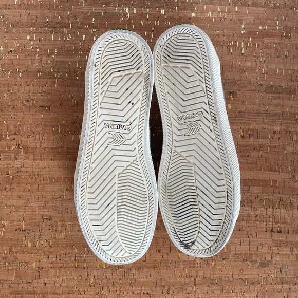 Cariuma Gray Suede Sneakers Womens 9 - Picture 6 of 9